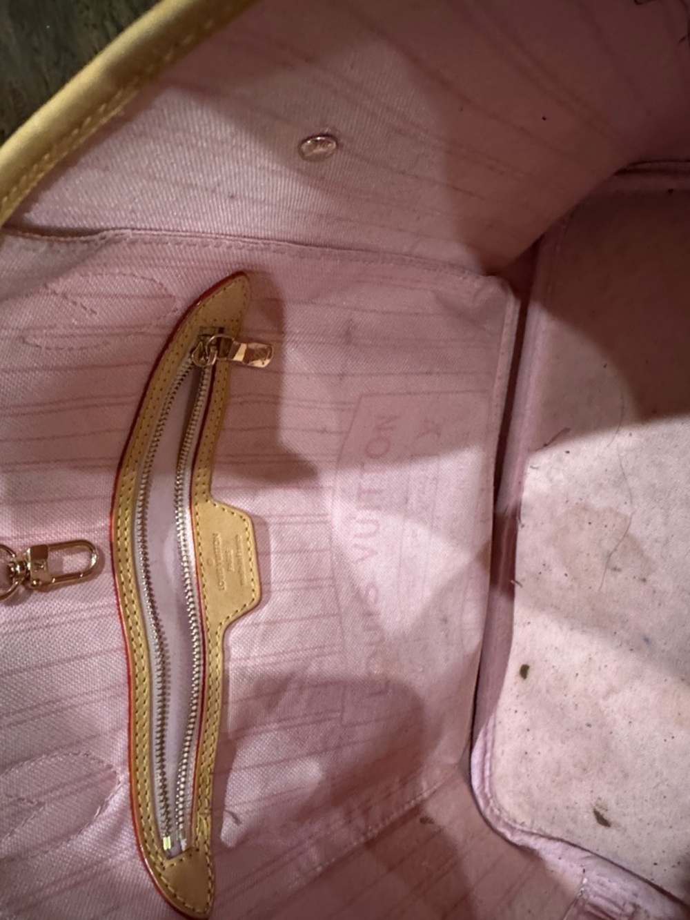 Luxury Checkered Tote Bag in Cream and Pink - Picture 10 of 13